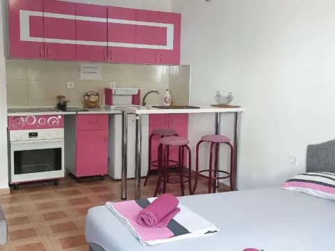 Izdavanje, garsonjera, 28m², Šušanj, Bar - image 6