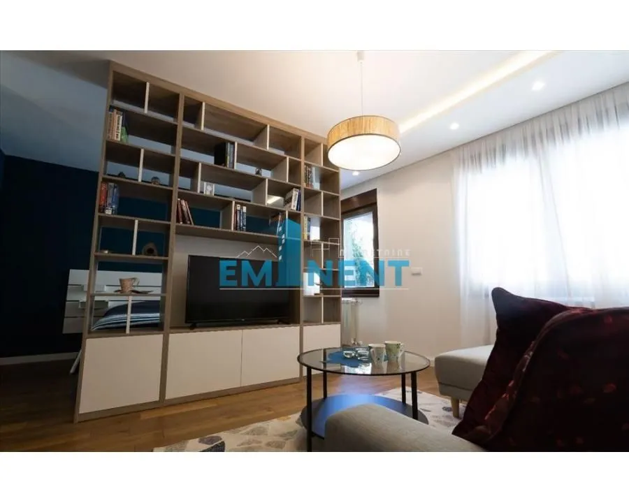 Rent, one bedroom apartment, 37m², Crveni Krst, Beograd