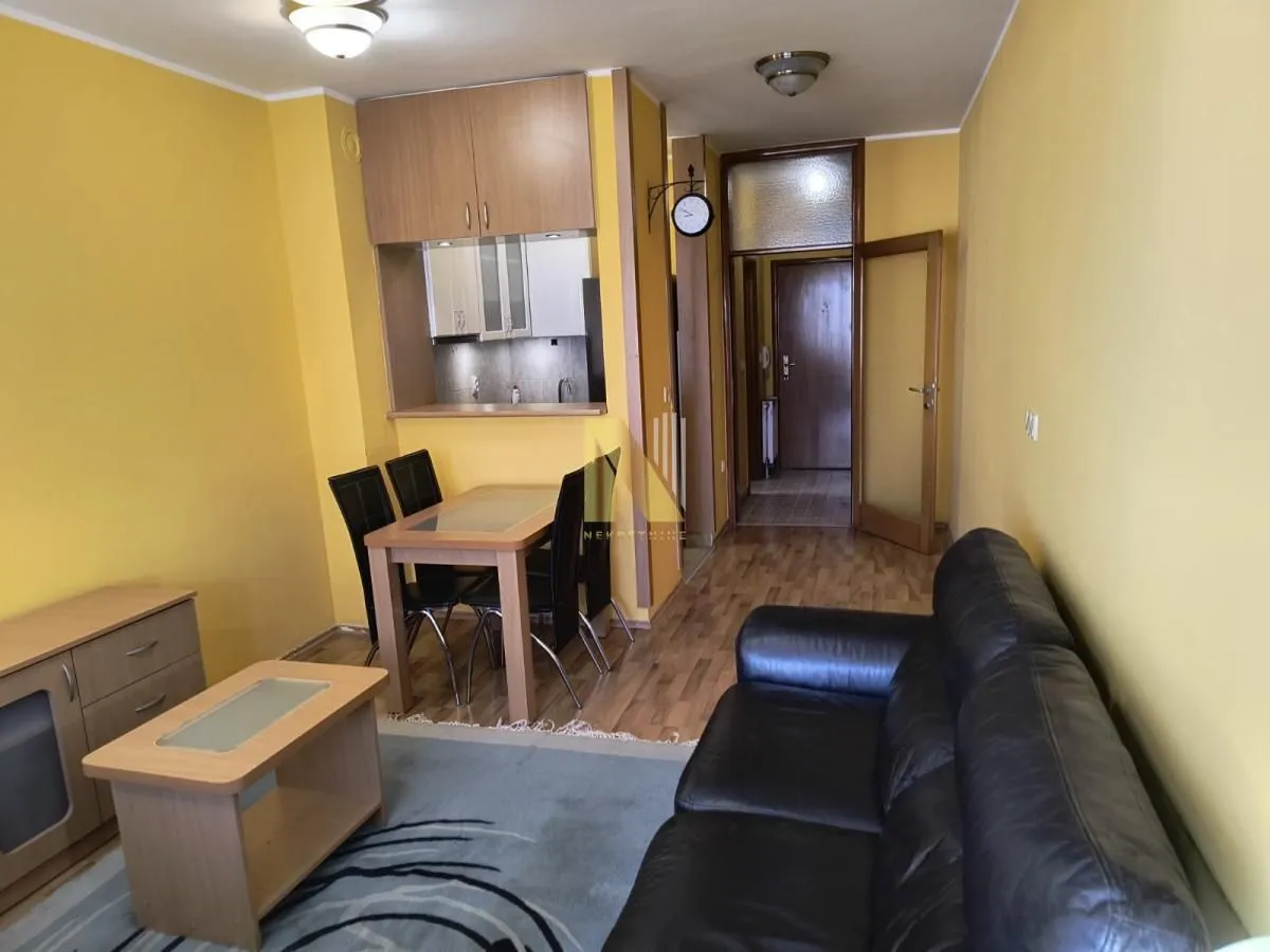 Izdavanje, dvosoban stan, 46m², Novi Sad, Srbija