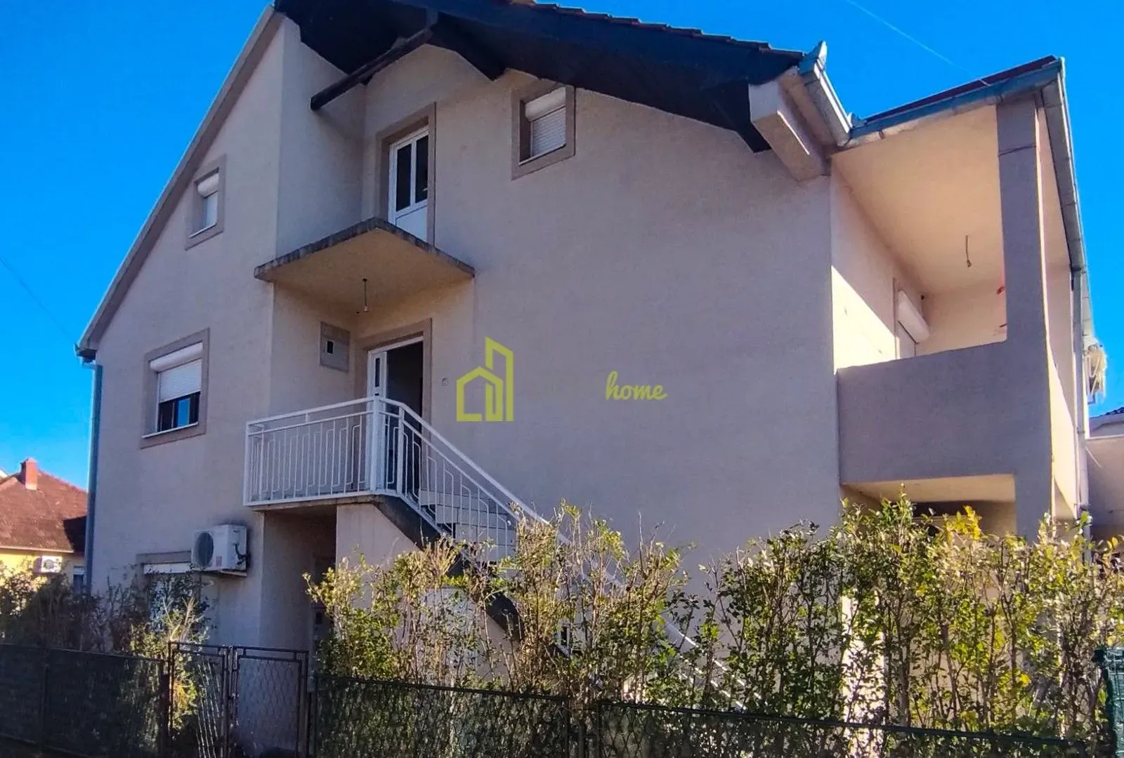 Sale, house, 220m², Tološka šuma, Podgorica
