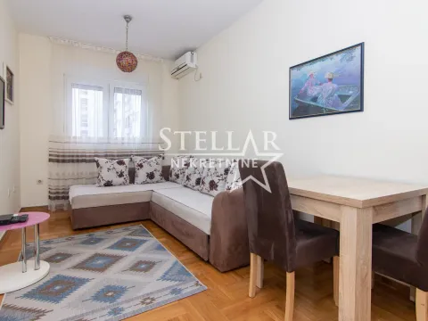 Rent, one bedroom apartment, 25m², Tuški Put, Podgorica - image 1