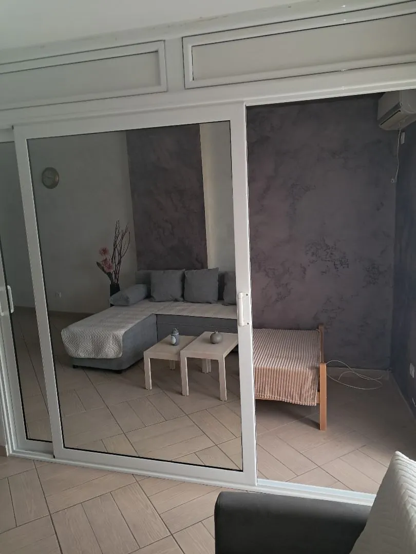 Izdavanje, jednosoban stan, 40m², Babin Do, Budva