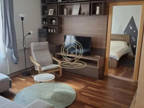 Rent, three bedroom apartment, 55m², Stari Grad, Beograd - image 2