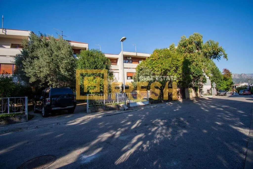Prodaja, kuća, 210m², Gorica C, Podgorica