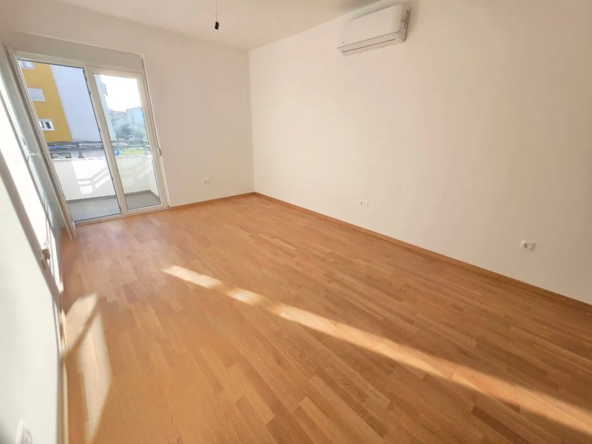 Prodaja, jednosoban stan, 45m², Pobrežje, Podgorica