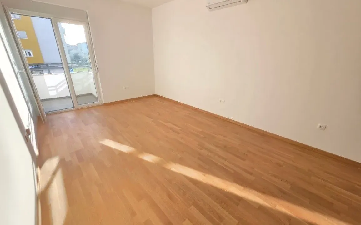 Prodaja, jednosoban stan, 45m², Pobrežje, Podgorica