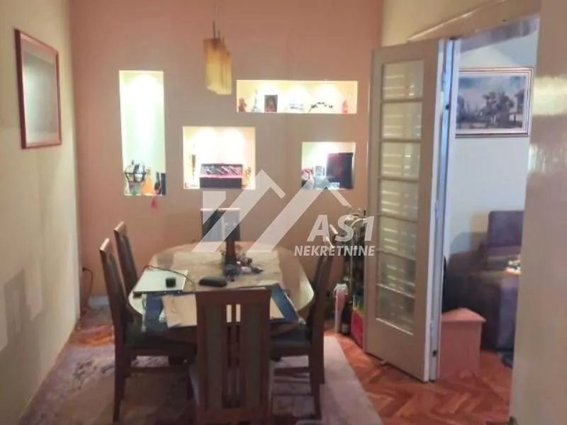 Prodaja, trosoban stan, 80m², Centar, Novi Sad