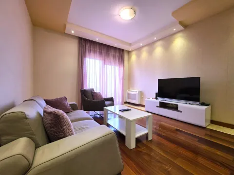 Izdavanje, dvosoban stan, 75m², Centar, Podgorica - image 2
