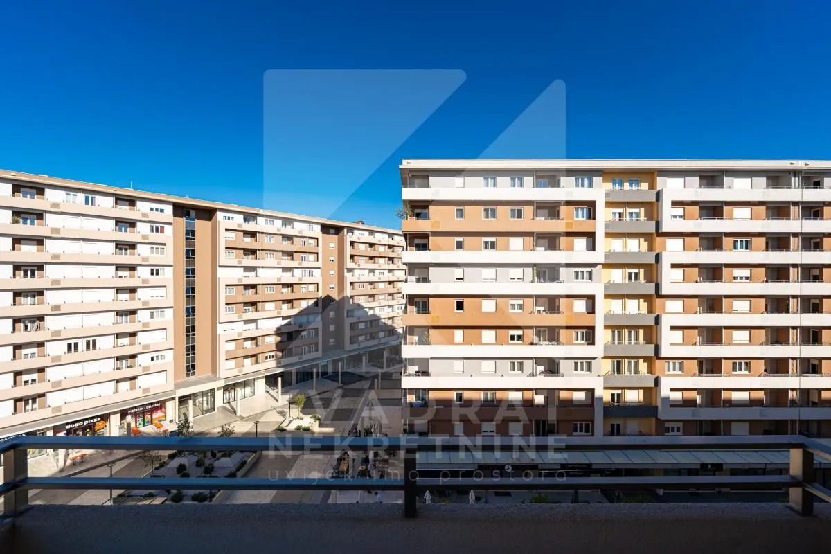 Prodaja, dvosoban stan, 68m², Central Point, Podgorica