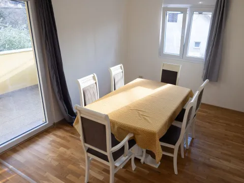 Rent, house, 111m², Kotor, Crna Gora - image 7