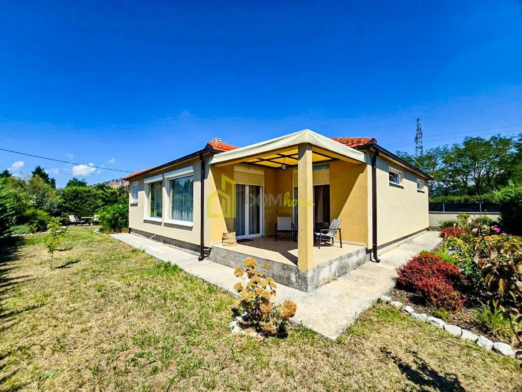 Rent, house, 194m², Tološi, Podgorica