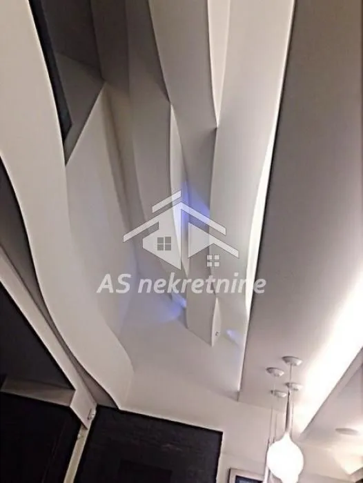 Prodaja, četvorosoban stan, 117m², Vračar Sve Podlokacije, Beograd