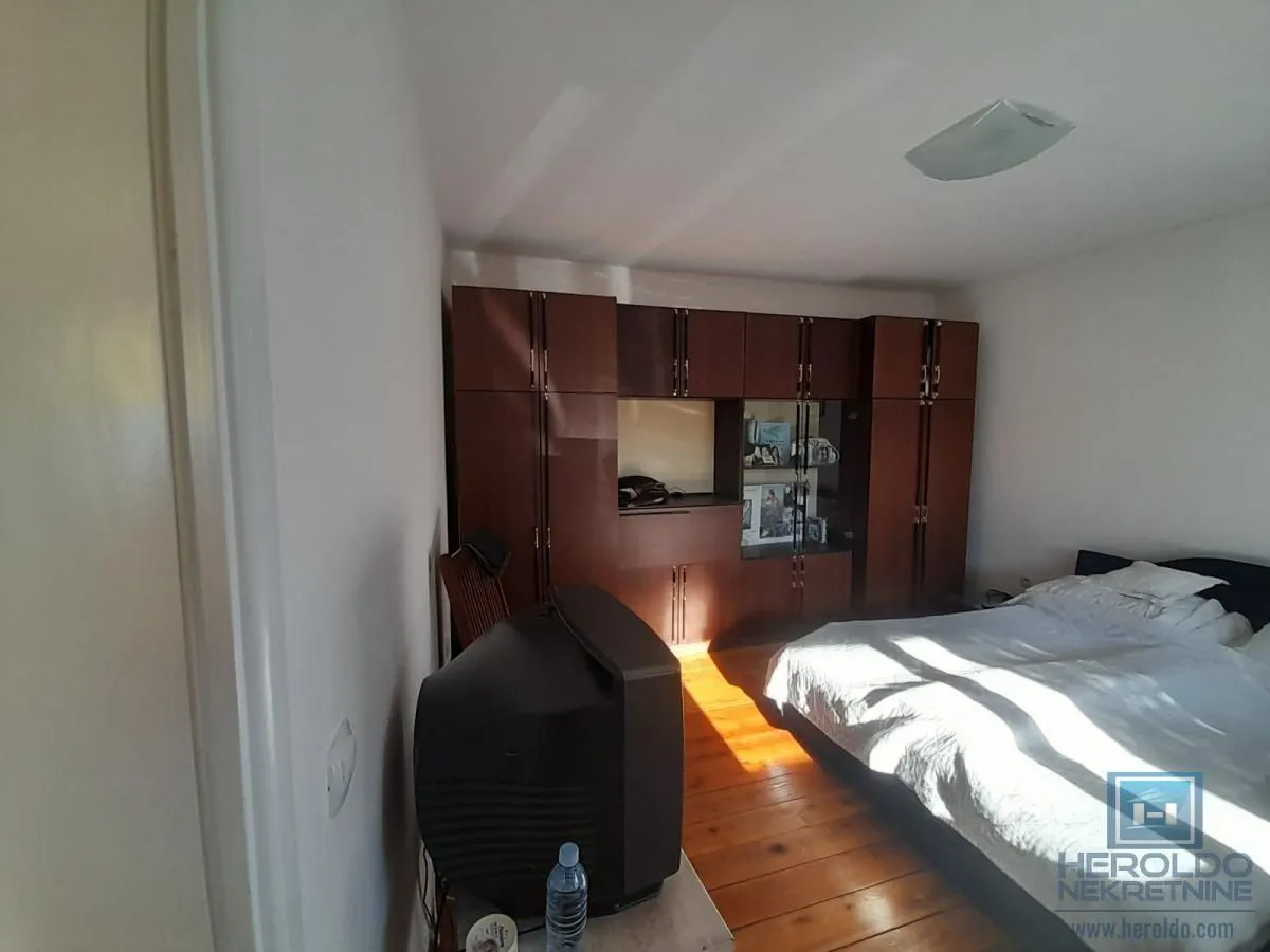 Sale, house, 265m², Ćuprija, Srbija