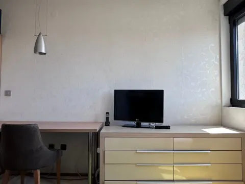 Izdavanje, garsonjera, 25m², Tivat, Crna Gora - image 11