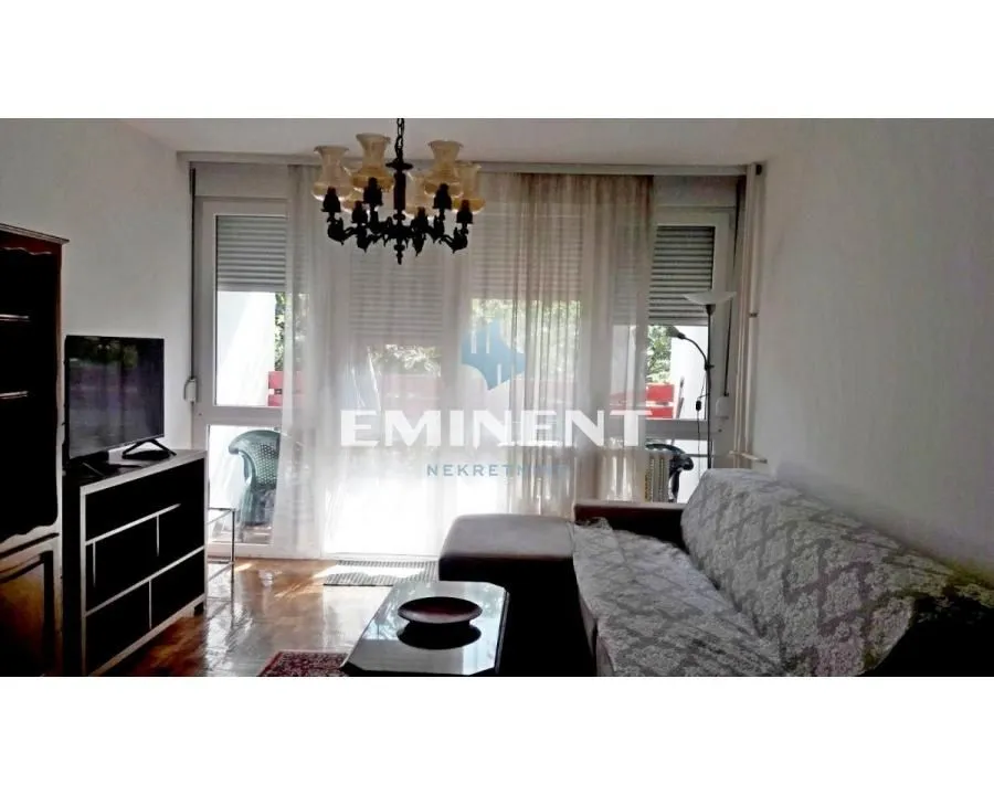 Izdavanje, trosoban stan, 72m², Novi Beograd Sve Podlokacije, Beograd