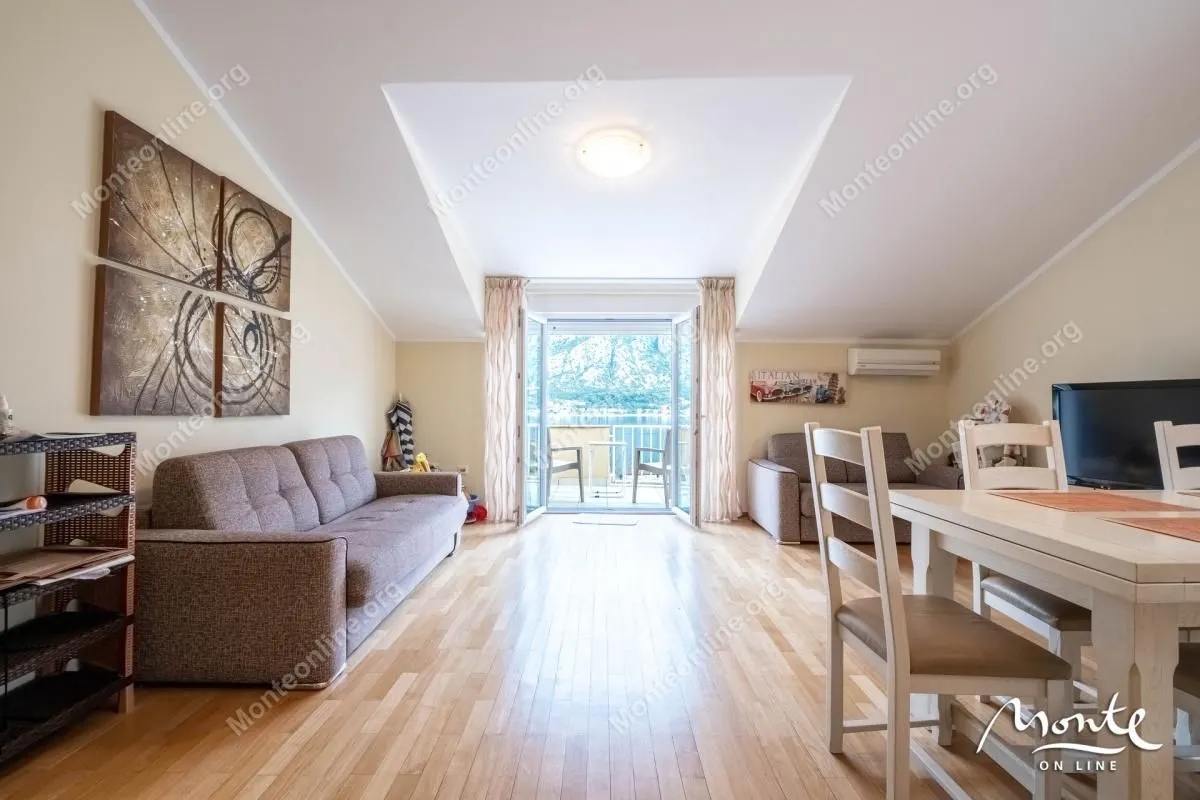 Prodaja, dvosoban stan, 83m², Prčanj, Kotor