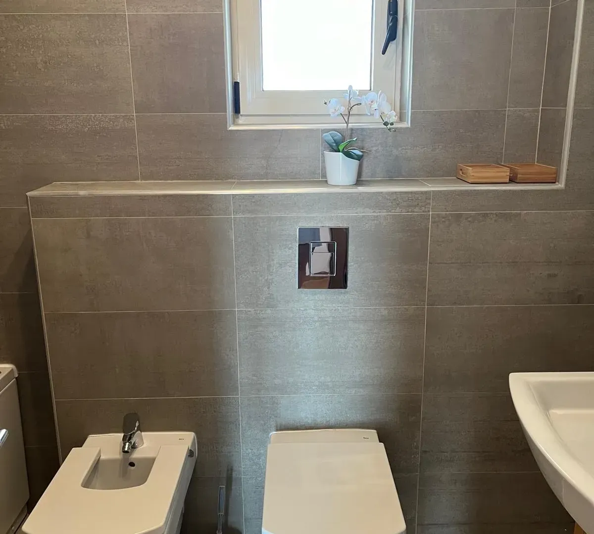 Prodaja, trosoban stan, 99m², Kalimanj, Tivat