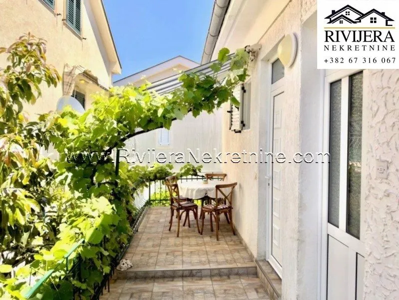 Prodaja, jednosoban stan, 42m², Đenovići, Herceg Novi