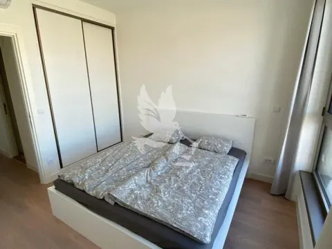 Izdavanje, trosoban stan, 74m², Stari Grad, Beograd - image 12