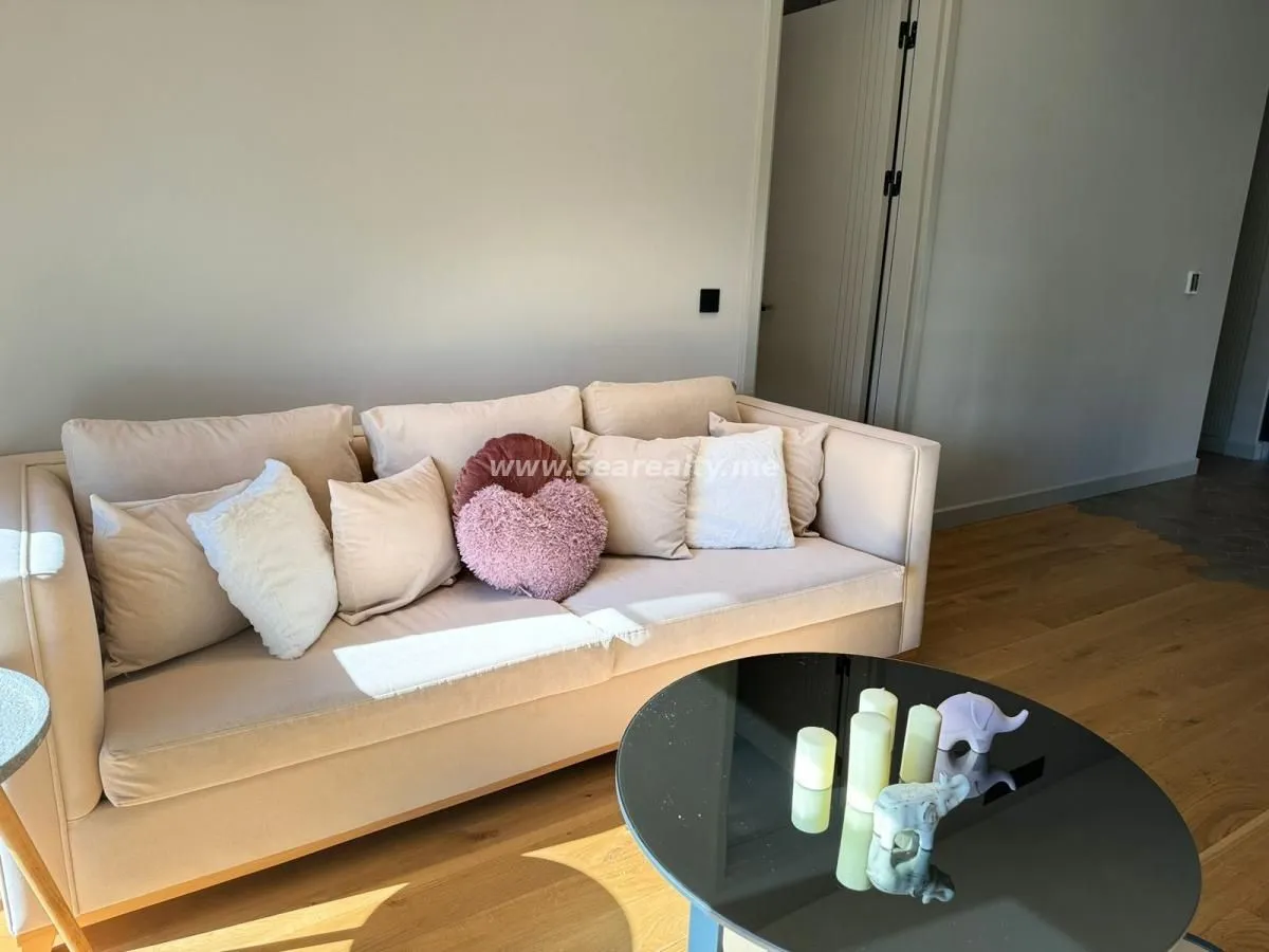 Rent, one bedroom apartment, 68m², Seljanovo, Tivat