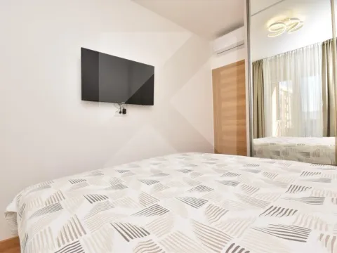 Izdavanje, jednosoban stan, 48m², New City, Podgorica - image 7