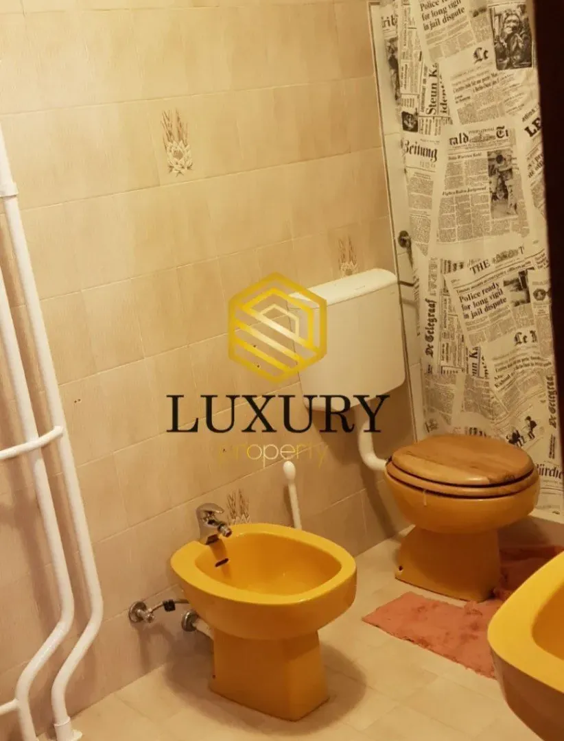 Rent, house, 240m², Škaljari, Kotor