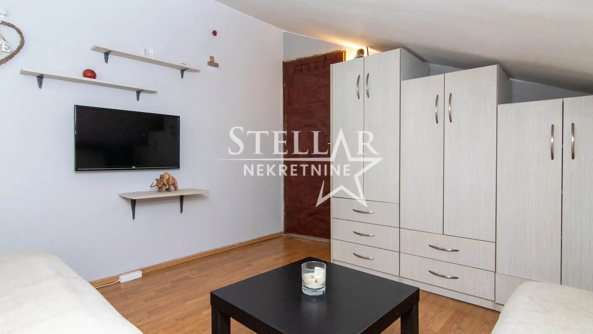 Izdavanje, stan, 60m², Blok 6, Podgorica