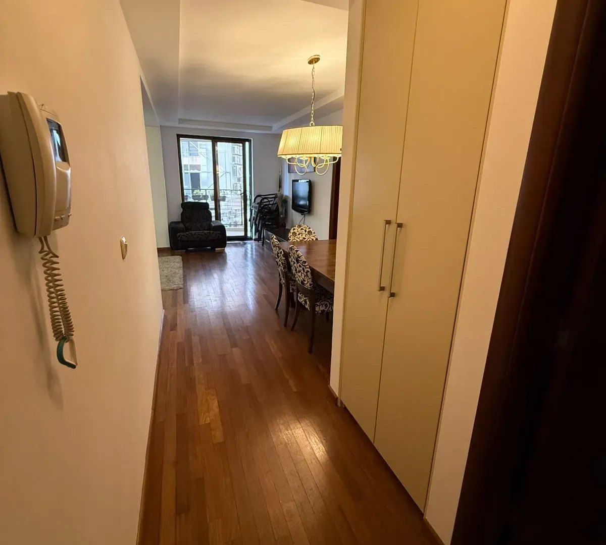 Izdavanje, dvosoban stan, 71m², Centar, Budva