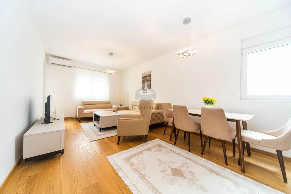 Izdavanje, dvosoban stan, 71m², New City, Podgorica