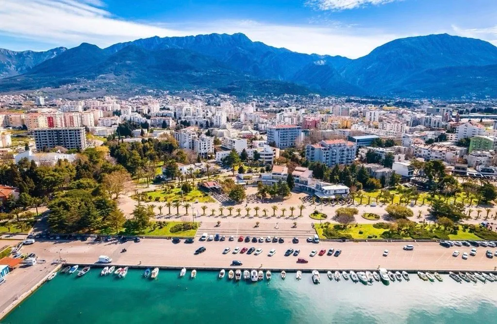 Prodaja, plac, 1952m², Centar, Bar