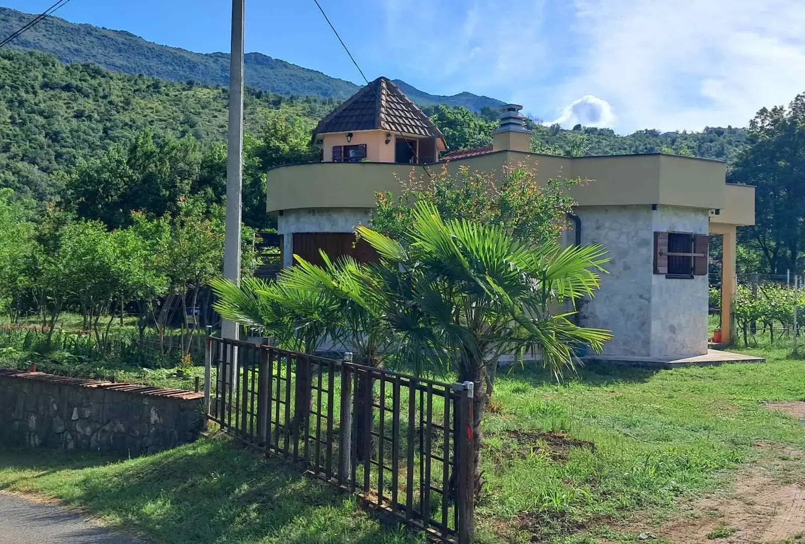 Prodaja, kuća, 260m², Centar, Danilovgrad