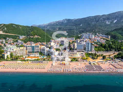 Daily-rent, three bedroom apartment, 67m², Bečići, Budva - image 1