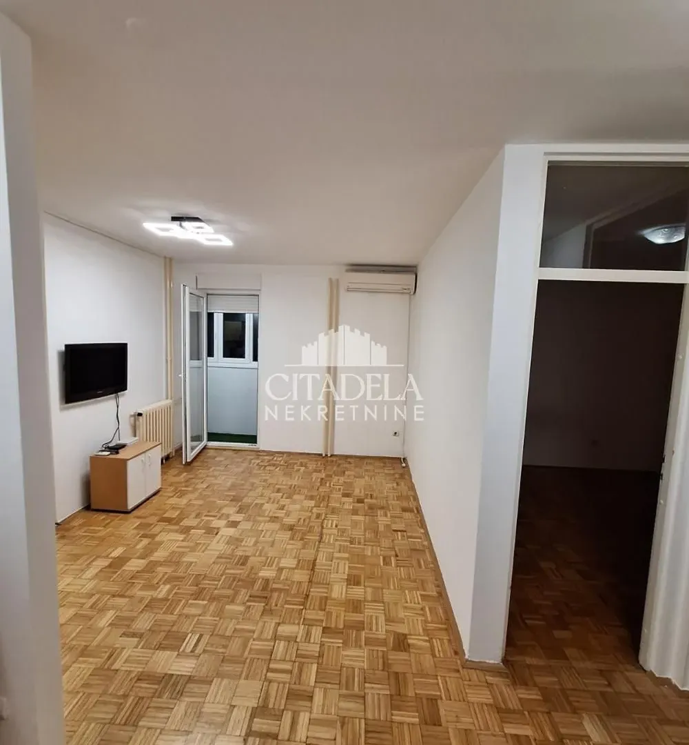 Izdavanje, dvosoban stan, 48m², Čukarica, Beograd