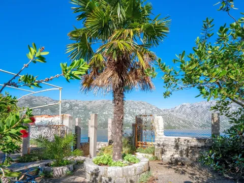 Sale, house, 300m², Stoliv, Kotor - image 6