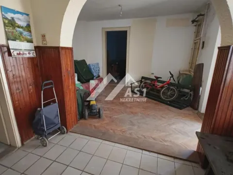 Izdavanje, poslovni prostor, 70m², Adamovićevo Naselje, Novi Sad Sve Podlokacije - image 3