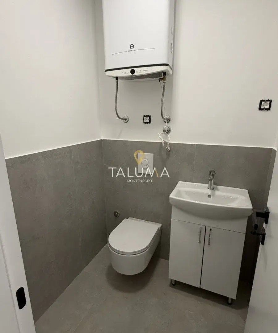 Rent, office space, 95m², City Kvart, Podgorica