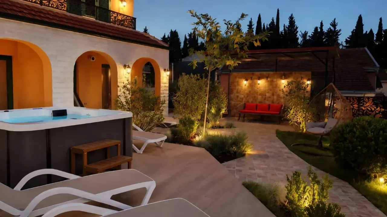 Rent, apartment, 100m², Tivat, Crna Gora