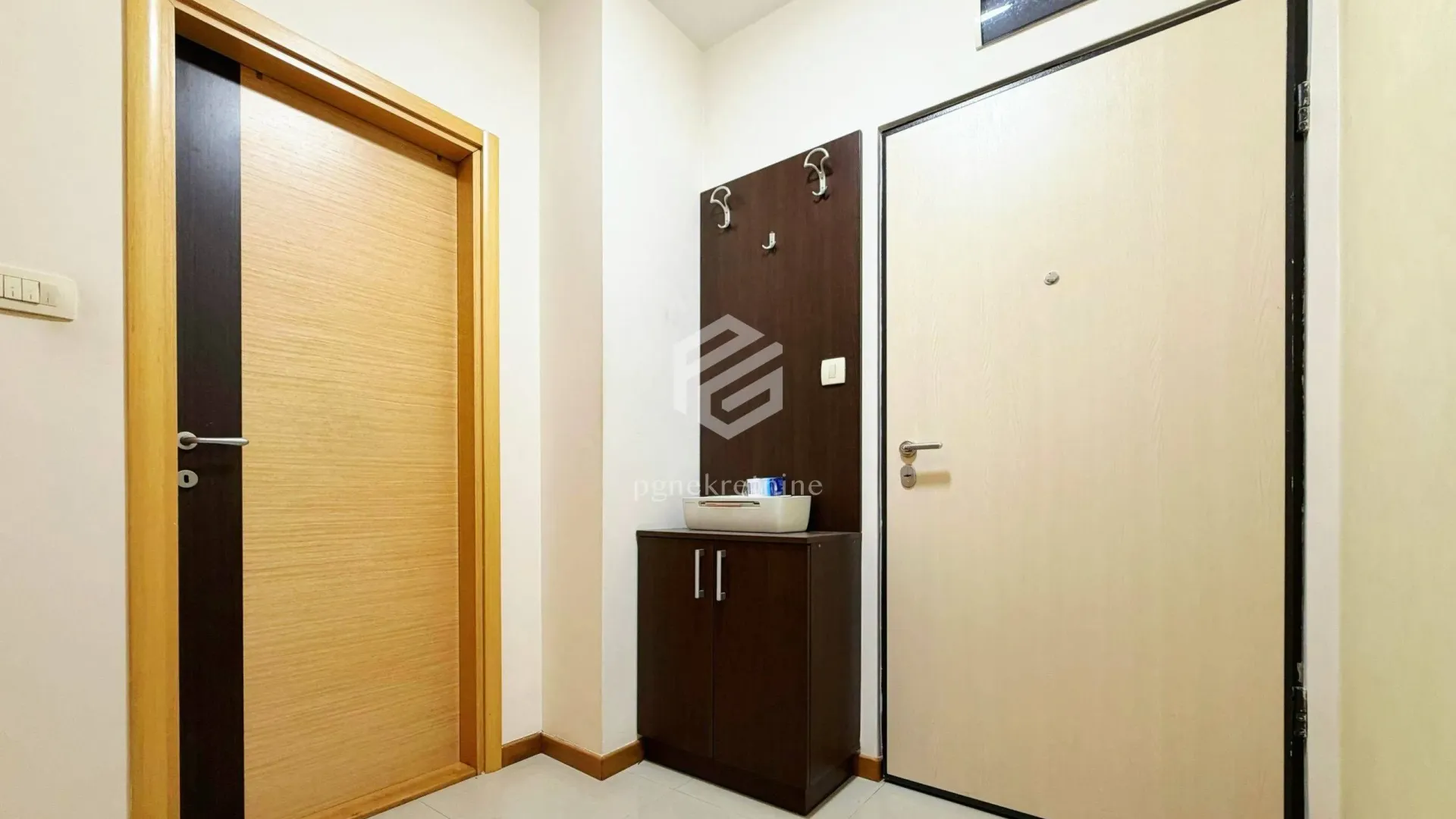 Rent, one bedroom apartment, 45m², Pobrežje, Podgorica