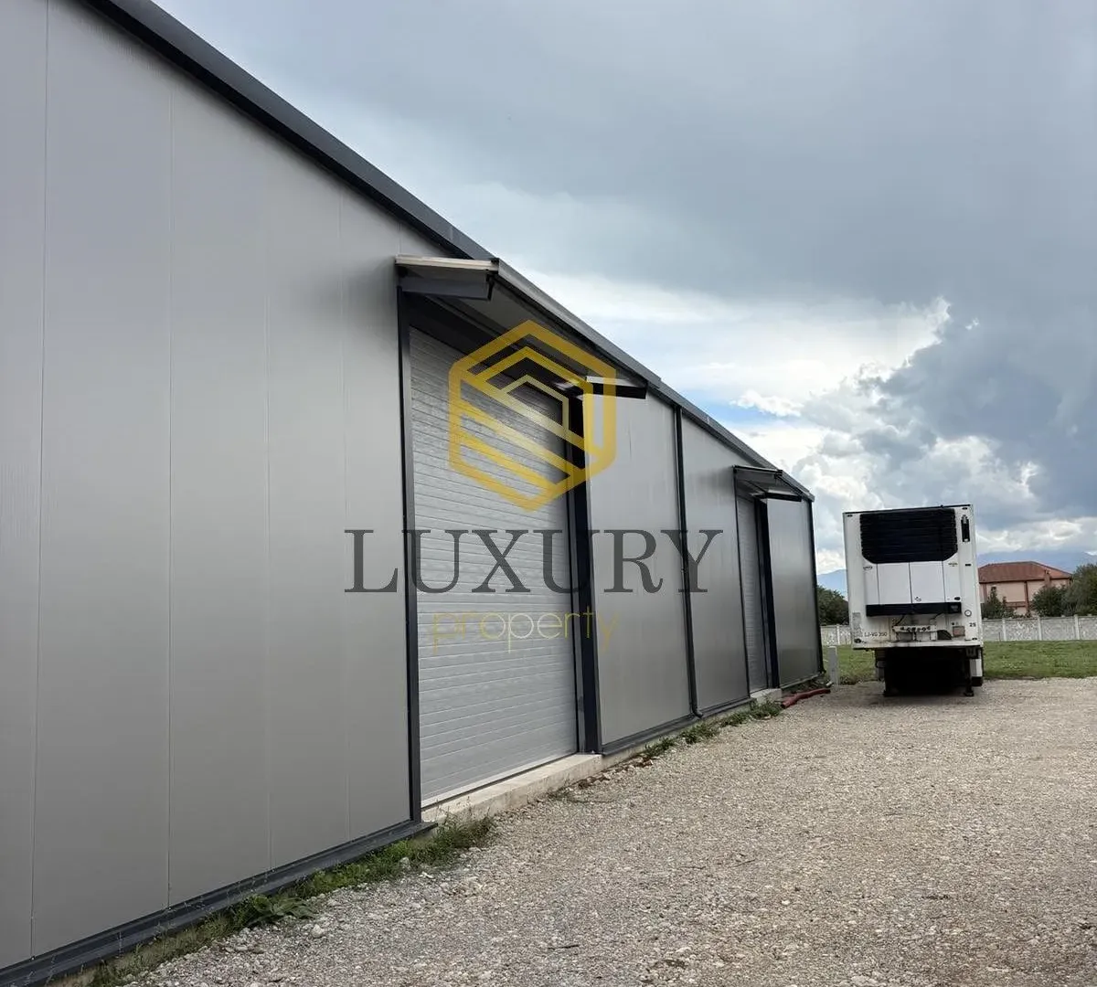 Rent, office space, 500m², Golubovci, Podgorica