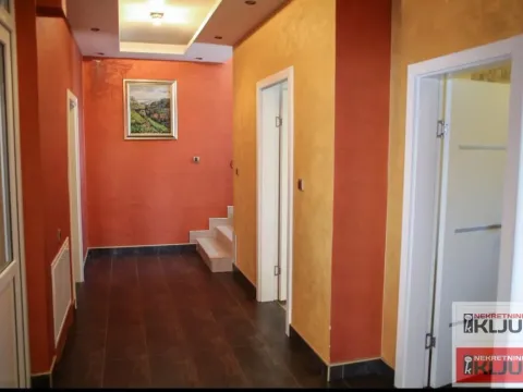 Rent, house, 1000m², Kać, Novi Sad Sve Podlokacije - image 41