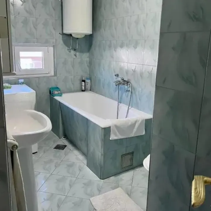 Prodaja, trosoban stan, 103m², Centar, Podgorica