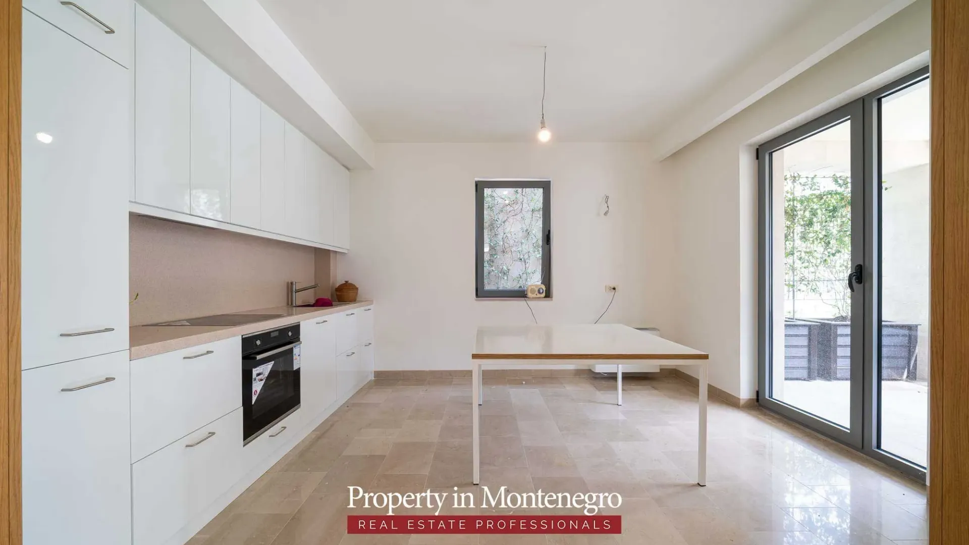 Prodaja, kuća, 520m², Muo, Kotor