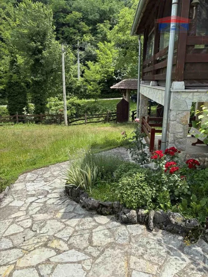 Prodaja, kuća, 146m², Ba, Ljig