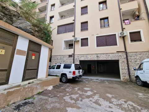 Sale, one bedroom apartment, 49m², Bečići, Budva - image 21