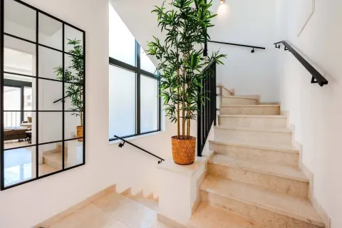 Izdavanje, kuća, 220m², Reževići, Budva - image 4