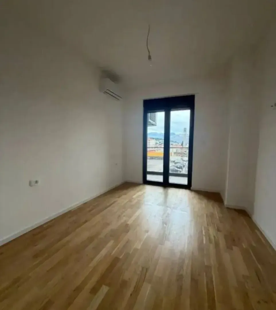 Prodaja, trosoban stan, 83m², Stari Aerodrom, Podgorica
