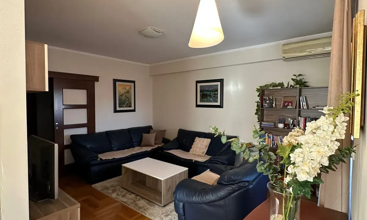 Izdavanje, dvosoban stan, 60m², Stari Aerodrom, Podgorica