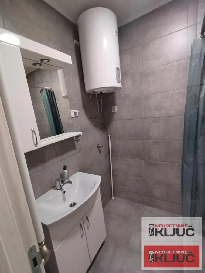 Prodaja, dvosoban stan, 43m², Salajka, Novi Sad Sve Podlokacije