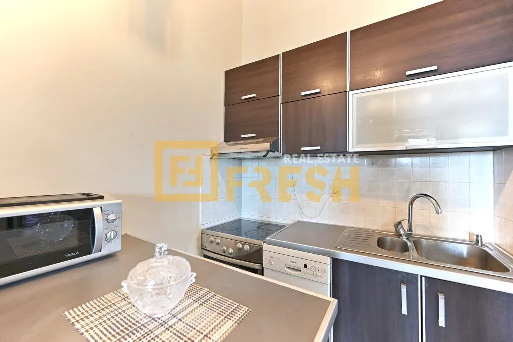 Izdavanje, jednosoban stan, 53m², Pobrežje, Podgorica