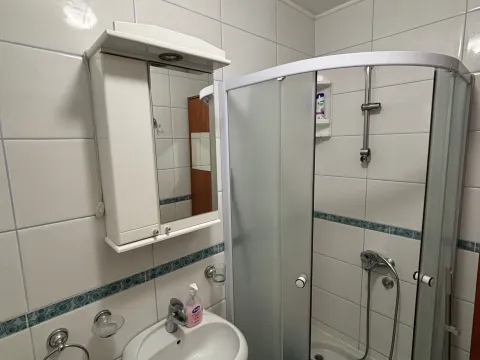 Rent, one bedroom apartment, 39m², Velji Vinogradi, Budva - image 7